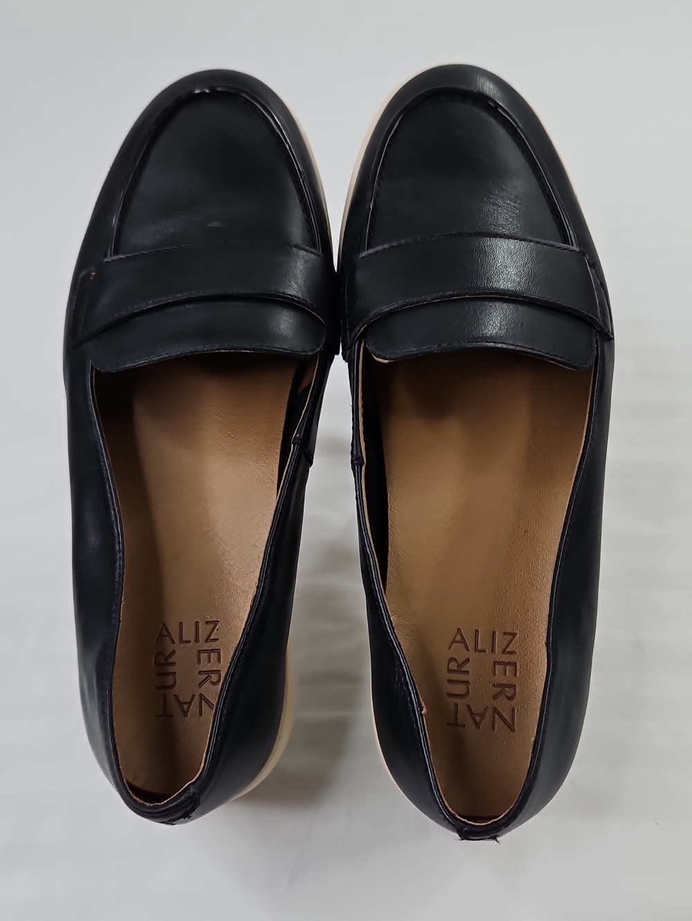 Naturalizer Black Leather Penny Loafers Size 8W Comfort Dress Shoes
